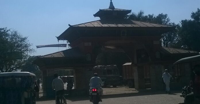 नेपाल–भारत सीमा नाकाको प्रवेशद्वार र आवागमन (फाइल तस्बिर)